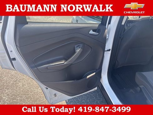 Used 2017 Ford Escape SE FWD image 25