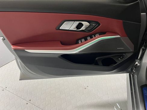 Used 2025 BMW 330i xDrive Sedan w/ M Sport Package AWD/4WD image 12