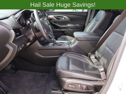 Used 2023 Chevrolet Traverse Premier FWD image 24