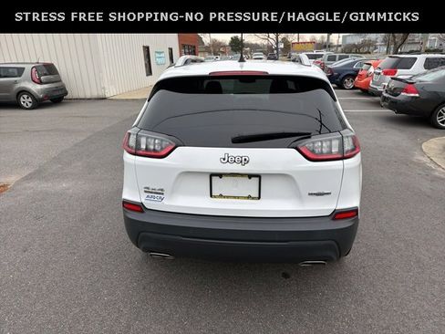 Used 2019 Jeep Cherokee Latitude Plus w/ Comfort/Convenience Group image 4