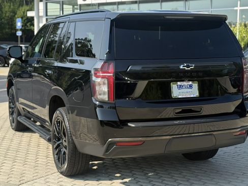 Used 2021 Chevrolet Tahoe Z71 w/ Luxury Package AWD/4WD image 4