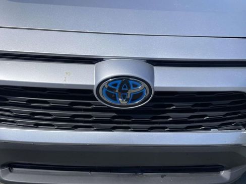 Used 2024 Toyota RAV4 LE image 17