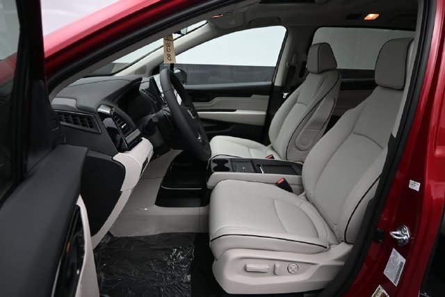 New 2026 Honda Odyssey Touring image 18