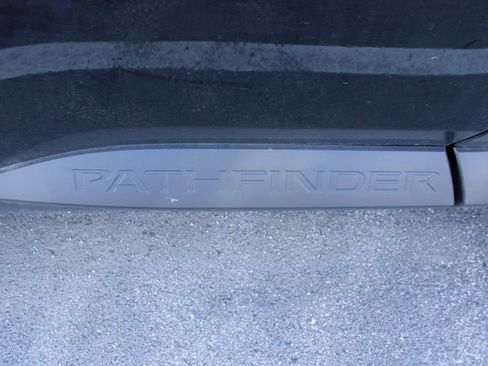 Used 2024 Nissan Pathfinder SV FWD image 4