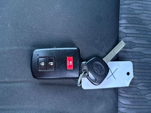 Used 2020 Toyota Tundra SR5 w/ TRD Off-Road Package image 34