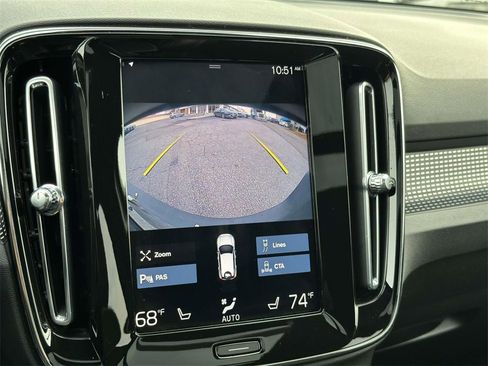 Used 2021 Volvo XC40 T5 R-Design w/ Climate Package image 4