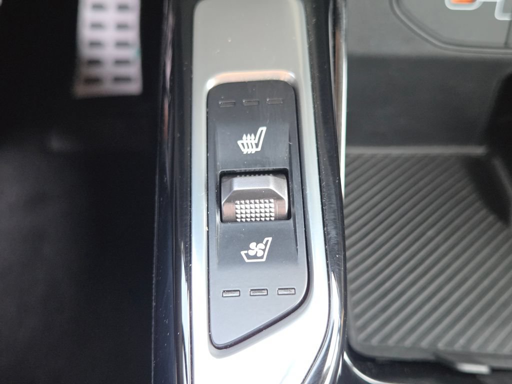 Used 2025 Kia Sorento SX AWD/4WD image 16