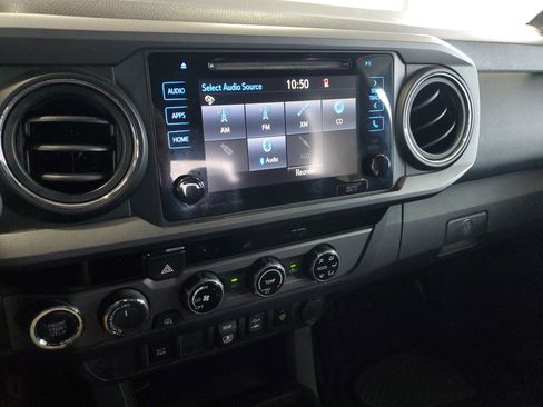 Used 2018 Toyota Tacoma TRD Off-Road AWD/4WD image 24