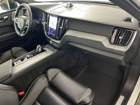 Used 2022 Volvo XC60 T8 R-Design w/ Advanced Package AWD/4WD image 26