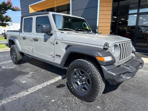 Used 2022 Jeep Gladiator Sport w/ Trailer Tow Package AWD/4WD image 1