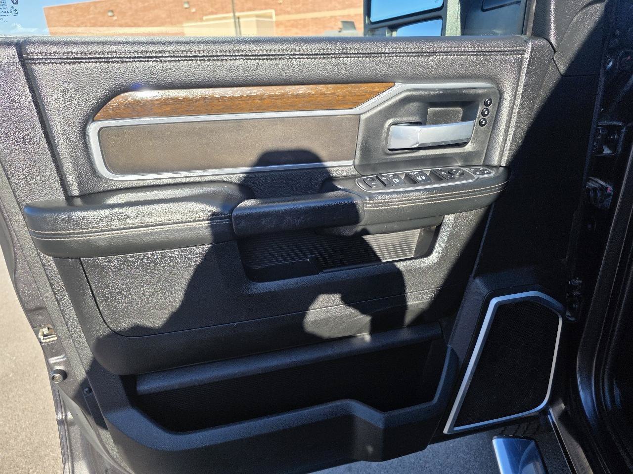 Used 2024 RAM 3500 Laramie AWD/4WD image 11