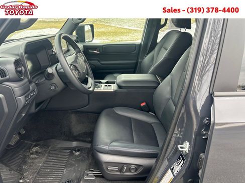 Used 2024 Toyota Land Cruiser image 11