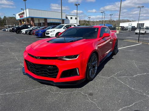 Used 2022 Chevrolet Camaro ZL1 image 2