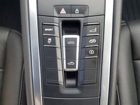 Used 2019 Porsche 718 Boxster image 30
