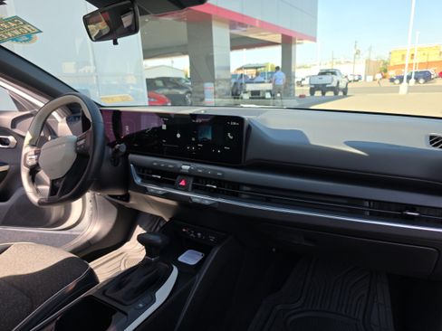 Used 2025 Kia K4 GT-Line FWD image 16