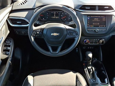 Certified 2022 Chevrolet TrailBlazer LT w/ Driver Confidence Package image 11