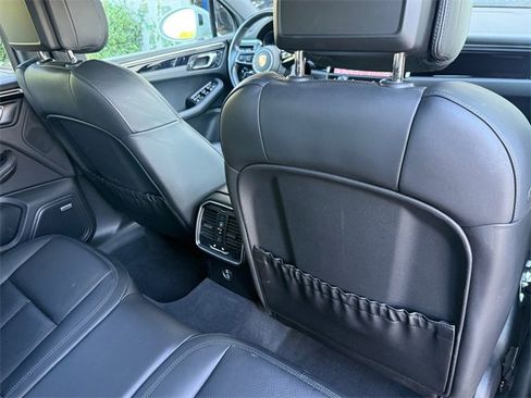Used 2022 Porsche Macan image 27
