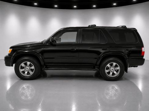 Used 2000 Toyota 4Runner SR5 w/ Upgrade Value Pkg 2 AWD/4WD image 1