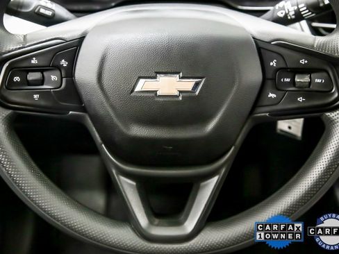 Used 2025 Chevrolet Trax LS w/ LS Convenience Package image 26