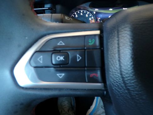 Used 2024 Jeep Compass Trailhawk AWD/4WD image 15