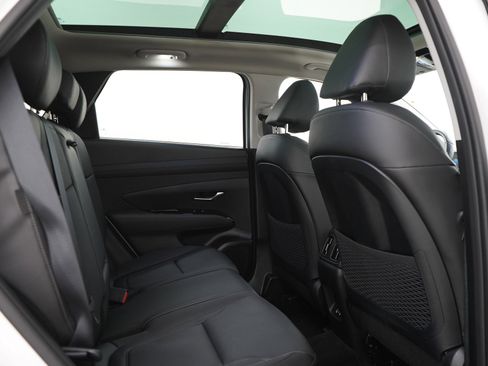 Used 2025 Hyundai Tucson Limited image 12