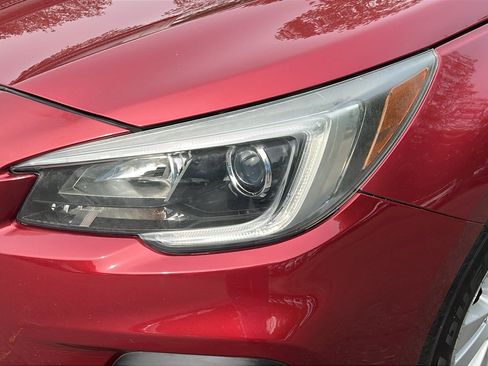 Used 2018 Subaru Outback 2.5i Premium AWD/4WD image 8