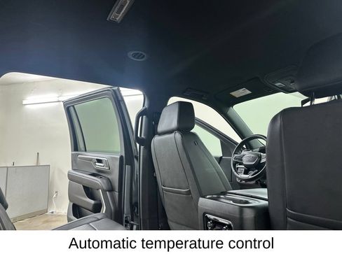Used 2025 Chevrolet Suburban Z71 AWD/4WD image 24