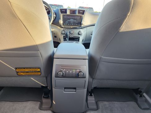 Used 2010 Toyota Highlander 2WD image 14