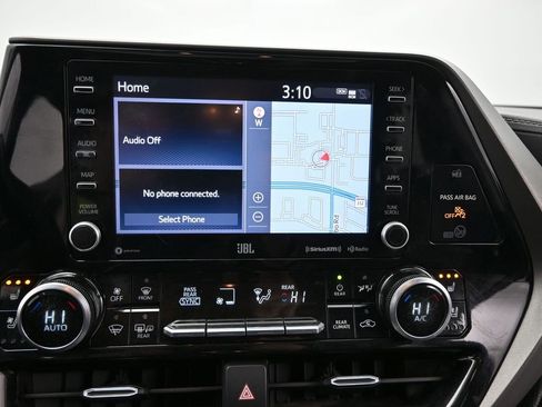 Used 2021 Toyota Highlander Limited image 20