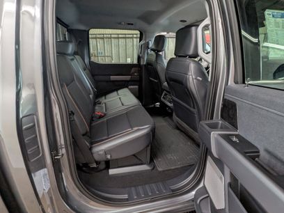 New 2025 Ford F250 Lariat w/ Lariat Ultimate Package