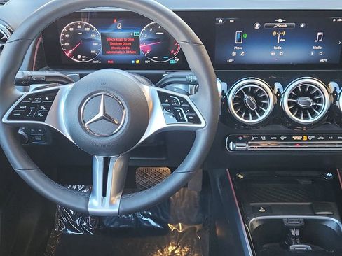 Certified 2025 Mercedes-Benz GLB 250 4MATIC image 25