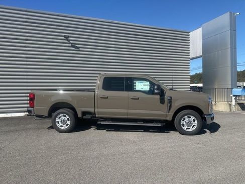 New 2026 Ford F250 XLT w/ XLT Premium Package RWD image 2