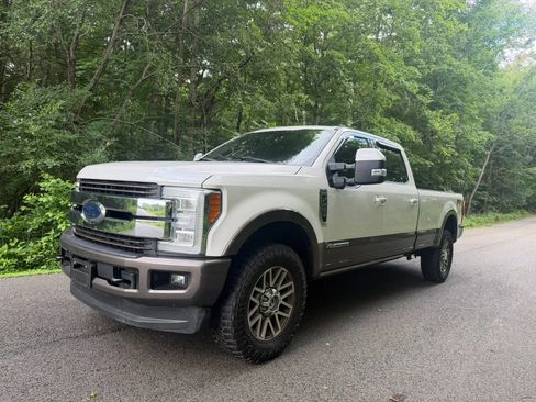 Used 2017 Ford F250 King Ranch w/ King Ranch Ultimate Package AWD/4WD image 9