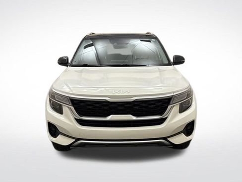 Certified 2023 Kia Seltos S w/ Navigation Package FWD image 2