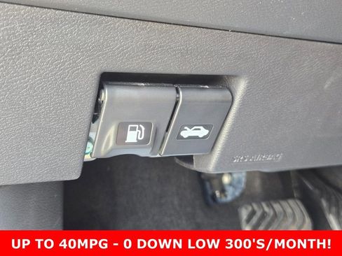 New 2025 Nissan Versa SV w/ Trunk Package image 27