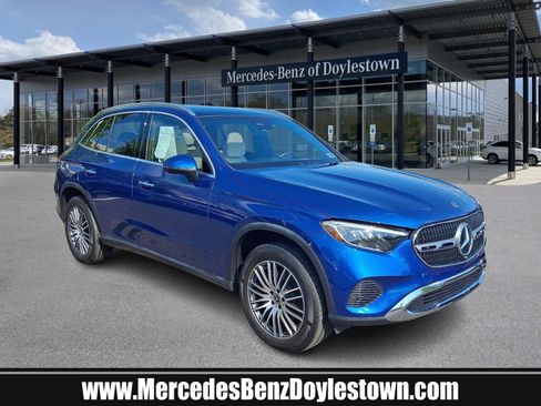 Used 2023 Mercedes-Benz GLC 300 4MATIC image 1