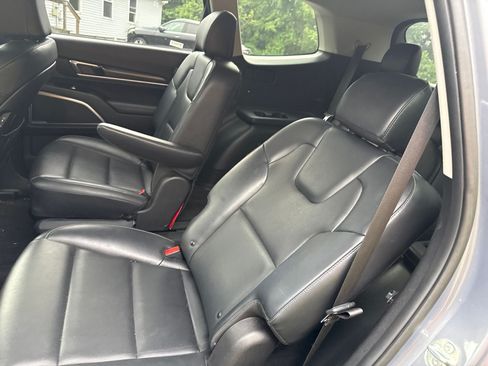 Used 2025 Kia Telluride S AWD/4WD image 16