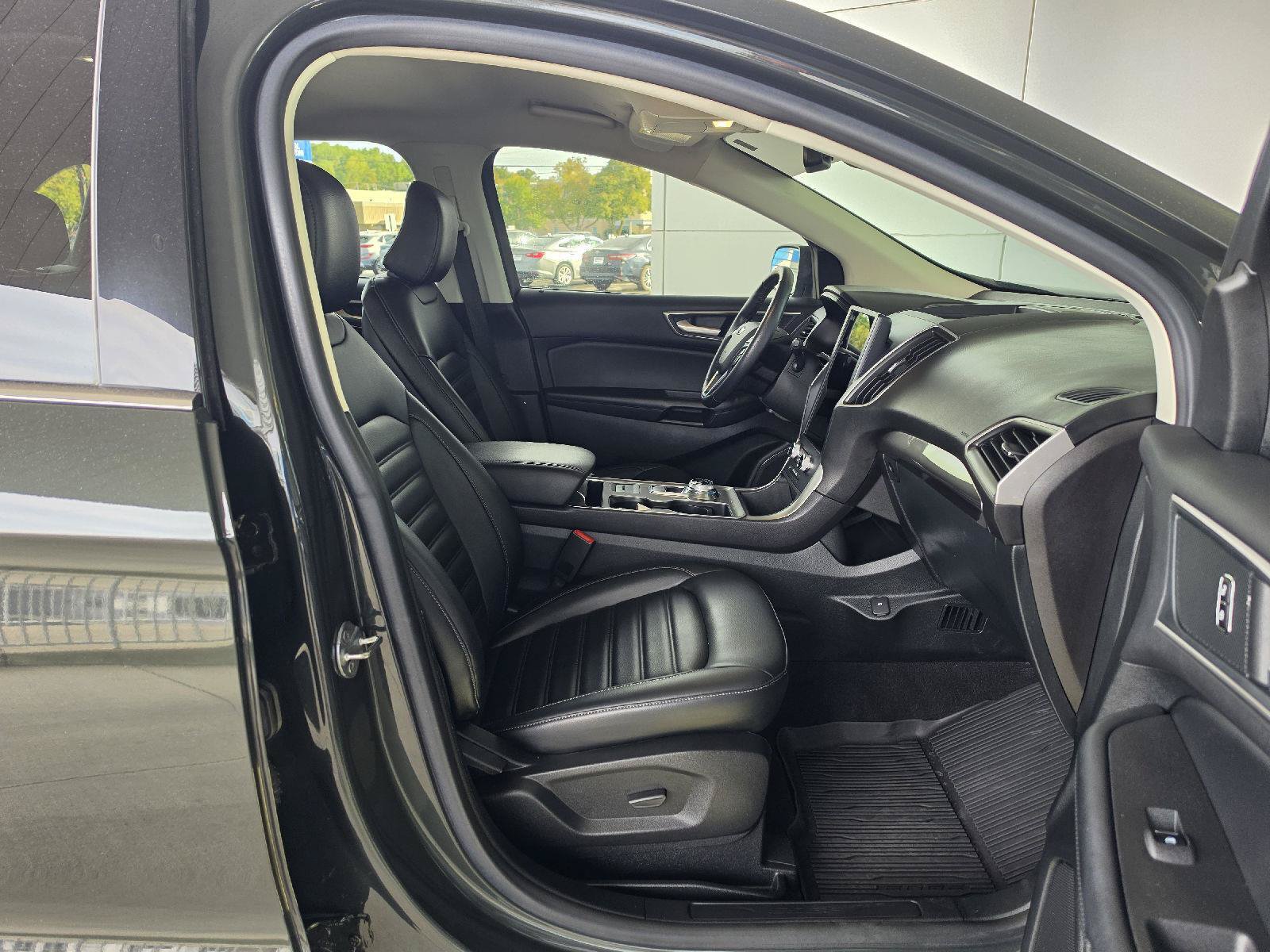 Used 2023 Ford Edge SEL AWD/4WD image 7