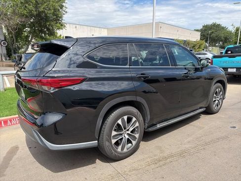 Used 2020 Toyota Highlander XLE FWD image 4