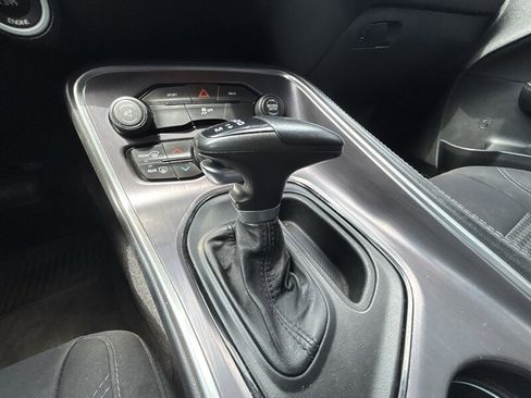 Used 2015 Dodge Challenger SXT RWD image 20