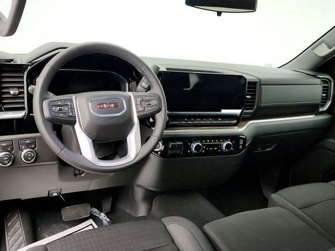 Used 2025 GMC Sierra 1500 Elevation image 12