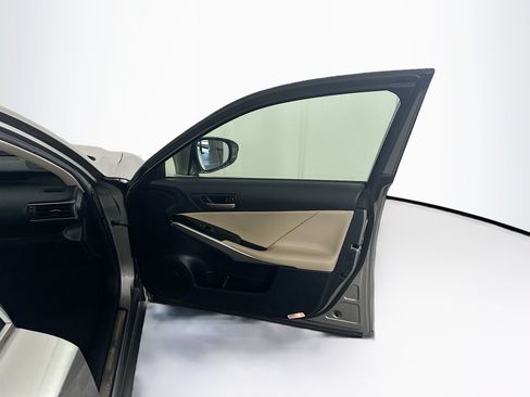Used 2017 Lexus IS 200t RWD image 31