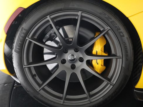 Used 2015 McLaren P1 RWD image 18