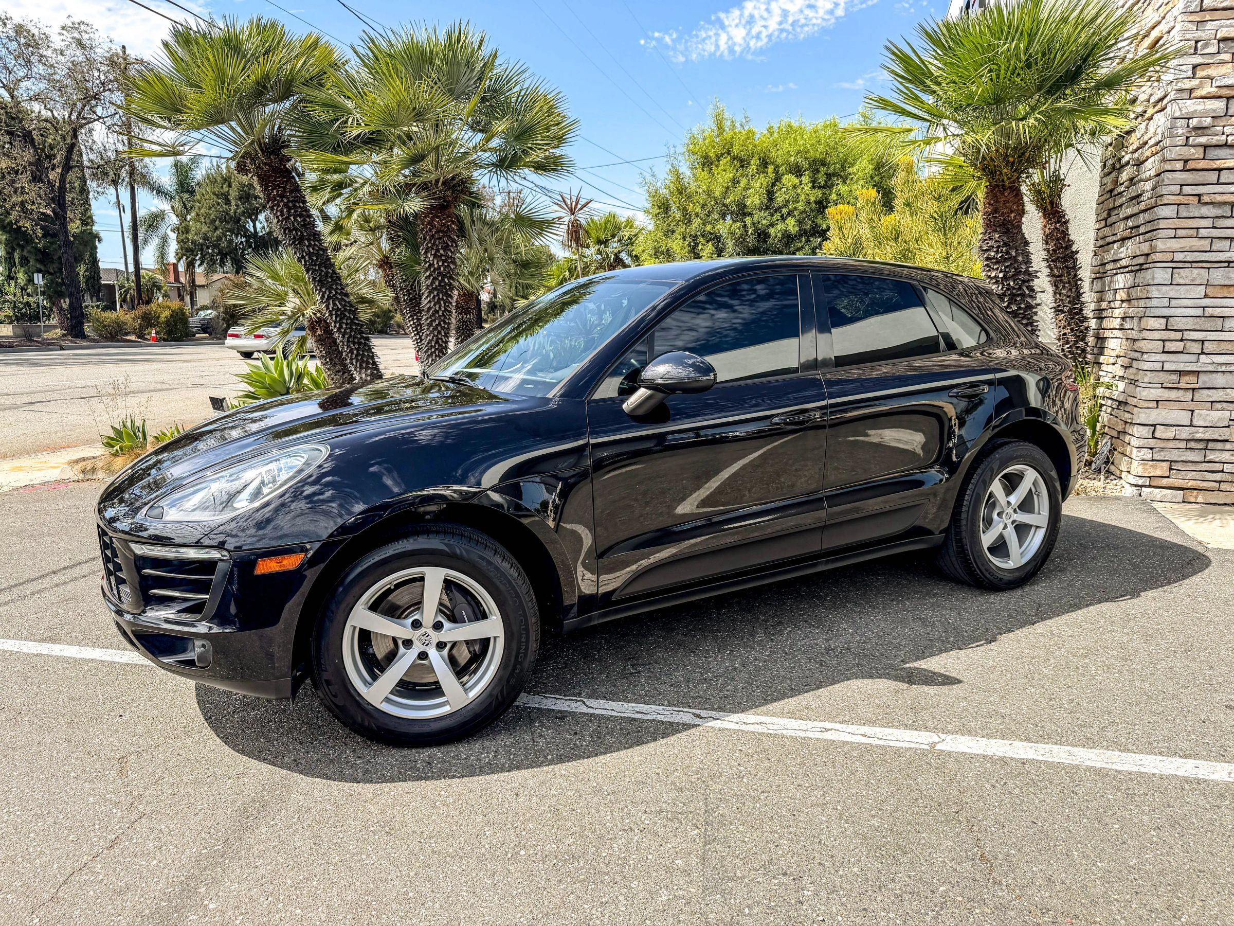 Used 2018 Porsche Macan Sport Edition AWD/4WD image 5
