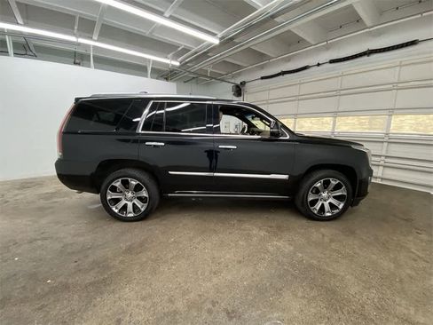Used 2018 Cadillac Escalade Platinum image 7