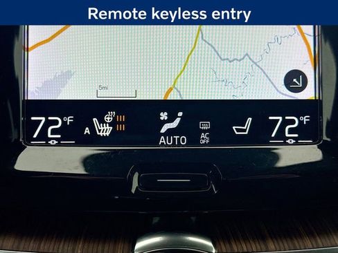 Used 2021 Volvo XC60 T5 Momentum w/ Premium Package image 17