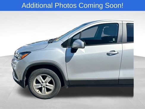 Used 2020 Chevrolet Trax LS w/ Tint and Cruise Package AWD/4WD image 3