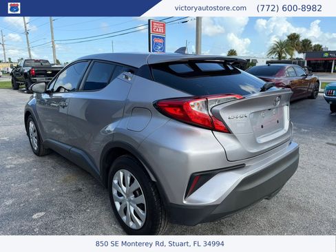 Used 2020 Toyota C-HR LE FWD image 10