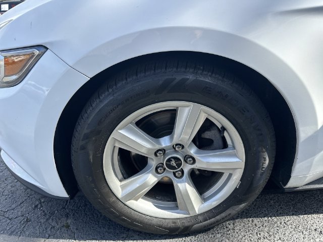 Used 2017 Ford Mustang Coupe RWD image 27