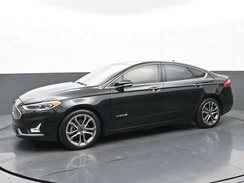Used 2019 Ford Fusion Titanium image 6